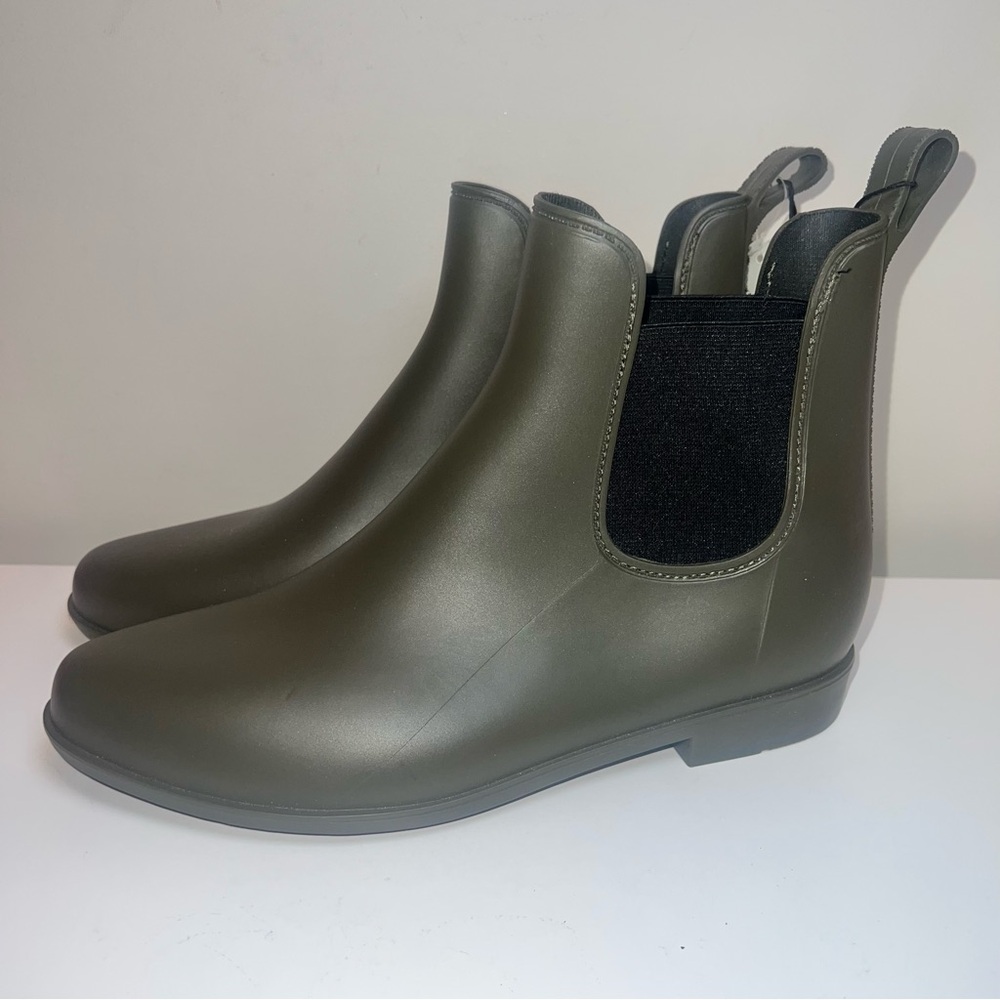 A New Day Olive Green Chelsea Rain Garden Boots